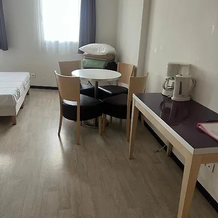 4 Pers. Dans Hoteliere Apartment Lourdes